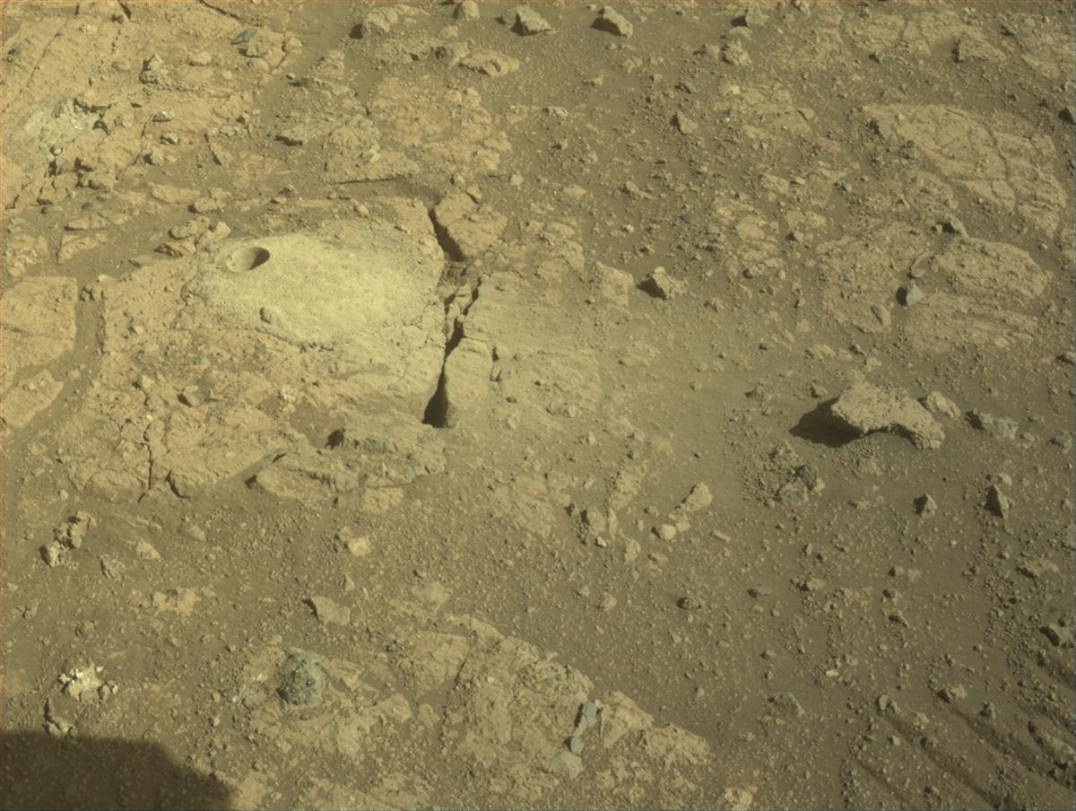 1 ноября Марсоход NASA Perseverance на Марсе высверлил и загерметизировал очередной образец